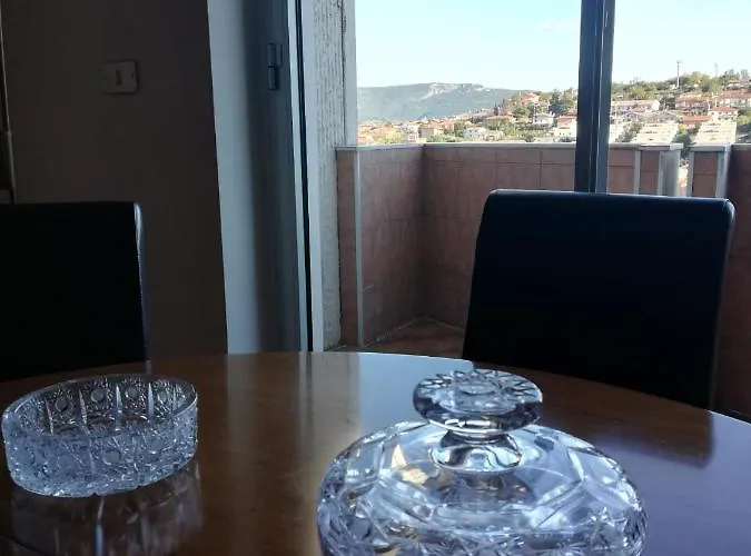 アパート Nino E Issi *