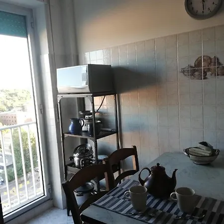 Nino E Issi Apartman Trieszt