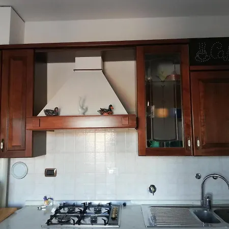 Nino E Issi Apartman *